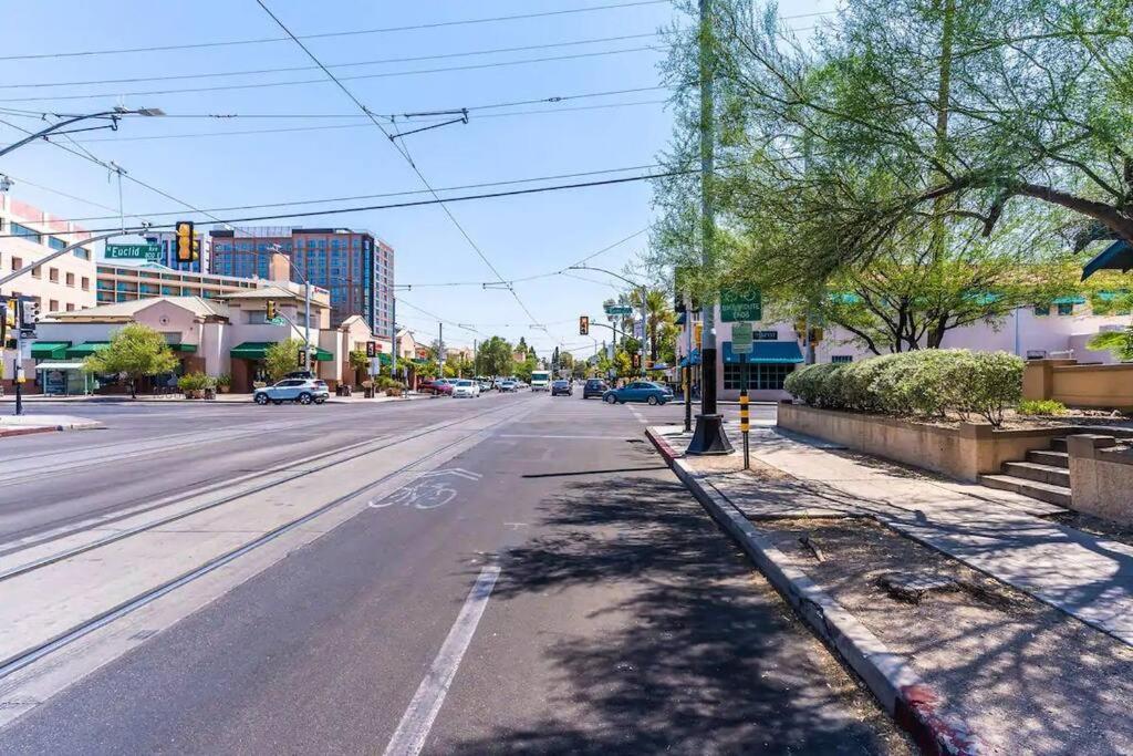 Happy Cactus Walkable 2br By Uofa And Parking