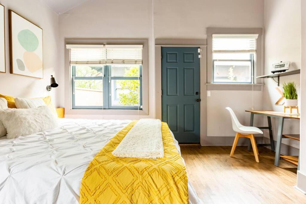 Happy Cactus Walkable 2br By Uofa And Parking Tucson